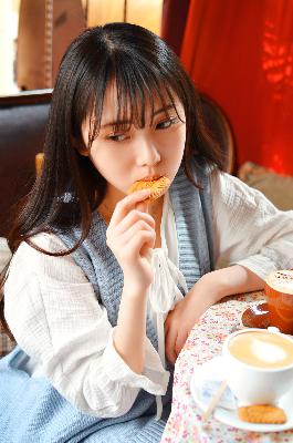 女邻居的大乳HD