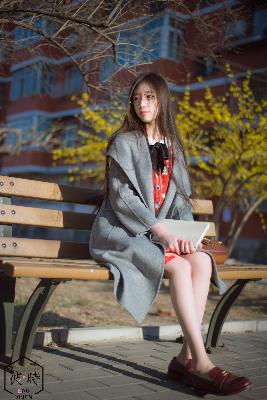 不戴奶罩的邻居HD中文